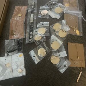 Plunder lotNecklace Pendants necklace, bracelet lot - 24 pieces